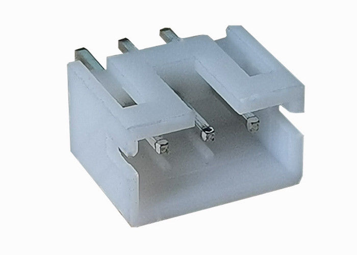 2,0 milímetros de material de isolador fêmea do conector PA6T do encabeçamento do ângulo direito do passo